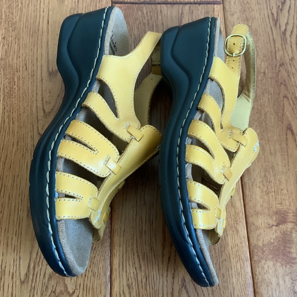 Clarks Sandal Lexi Yellow/Marigold Size 7.5 - Picture 3 of 4